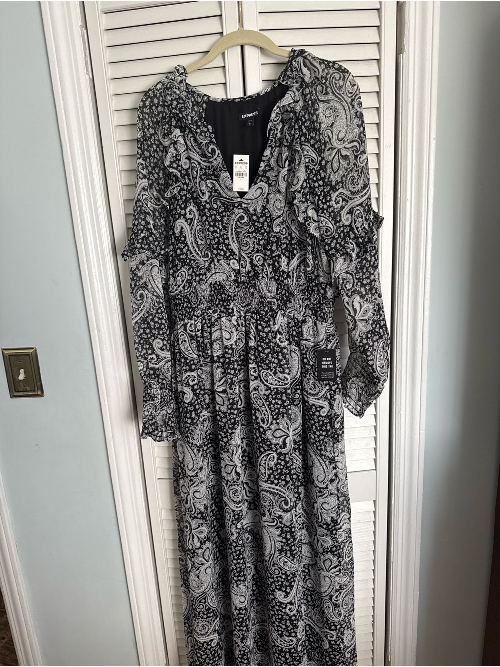 Express Black & White Paisley Maxi Dress with Smocked Waist